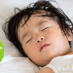 ¿Por Qué Mi Niño Suda Mucho al Dormir? Guía Completa para Padres
